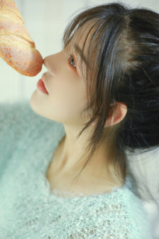 孤零飘落燕